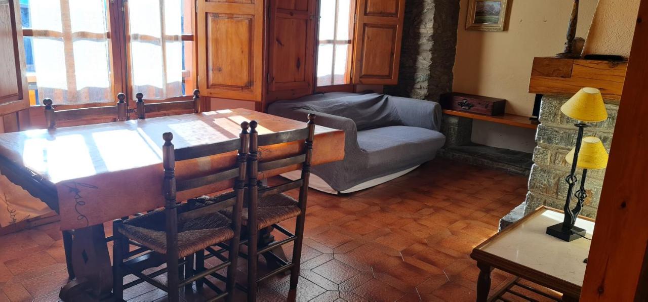 Apartaments Rurals XIX Queralbs Buitenkant foto