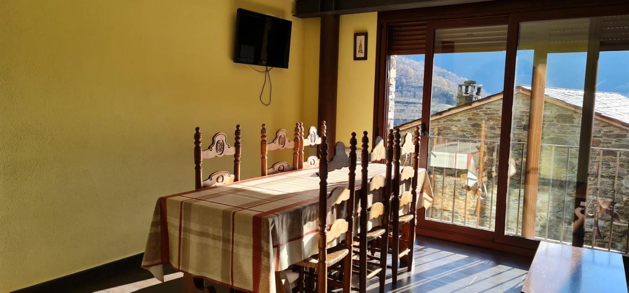 Apartaments Rurals XIX Queralbs Buitenkant foto